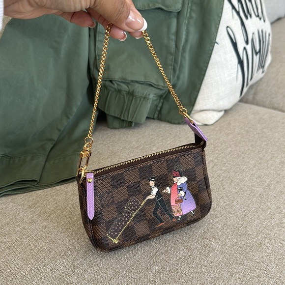 Louis Vuitton Damier Mini Pochette - Picture 6 of 17